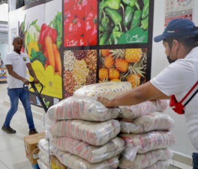 Piden a los consumidores que guarden sus recibos de caja por compras de arroz