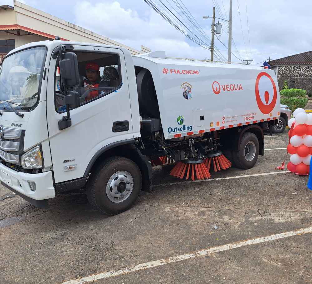 La Chorrera recibe la primera Barredora Mecanizada para optimizar actividad de barrido