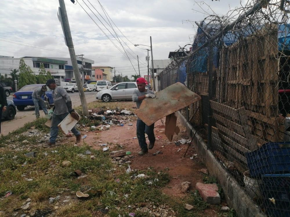 Sancionarán aquellos que arrojen basura en las calles de Chorrera