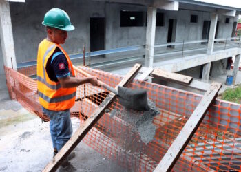 Por cada 200 viviendas construidas, promotores de vivienda serán obligados a donar un aula de clases