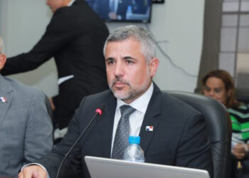 Ministro del MOP es cuestionado por proyectos en Panamá Oeste