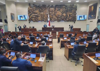 Instalan comisión para tratar el problema del mal servicio eléctrico