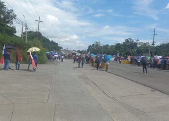 Docentes de Panamá Oeste desistieron de cerrar por 24 horas La Pesa,  por inseguridad