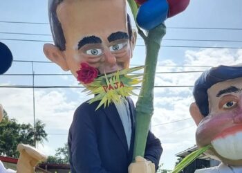 En Chame premian tradición de muñecos de año viejo