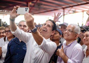 Roux y Blandón se comprometen a dotar de agua, terminar la línea 3 y crear un polo de desarrollo en  Arraiján