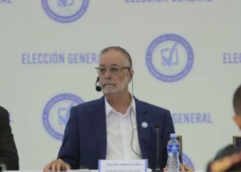 Tribunal Electoral evalúa medidas contra expresidente por publicaciones en redes