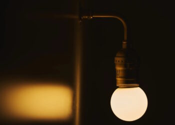 Como “urgencia” califican los diputados discutir reformas al servicio eléctrico