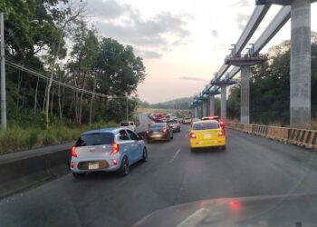 Anuncian cierre de los cuatro carriles en Loma Cová