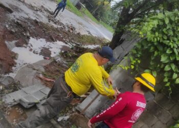 Muro de la feria colapsa tras fuertes lluvias