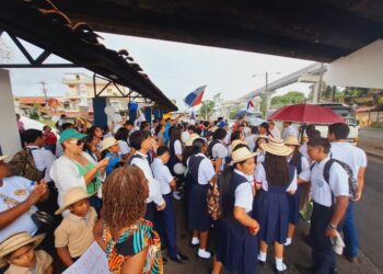 Huelga Indefinida: Estudiantes en Arraiján salen a las calles a protestar