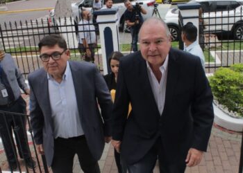 Ministro del MOP presenta denuncia por sobrecosto en proyecto del Cuarto Puente  y Línea 3