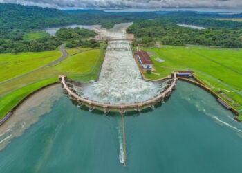 Canal de Panamá advierte sobre niveles máximos en embalses