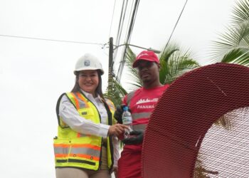 Alcaldesa de Arraiján inaugura  “CORAZÓN RECOLECTOR” en el parque de las Madres