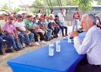ACP entrega títulos de propiedad a familias de la cuenca de río Indio