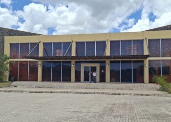 Ministra de Educación descarta amenazas en escuela Guillermo Endara y hace el llamado de regresar a las aulas