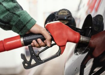 MEF actualiza precios subsidiados de combustibles y fija nuevos topes