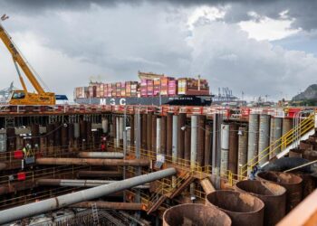 Cuarto Puente comienza a elevarse: vaciado de concreto fortalece la base de una de sus torres principales