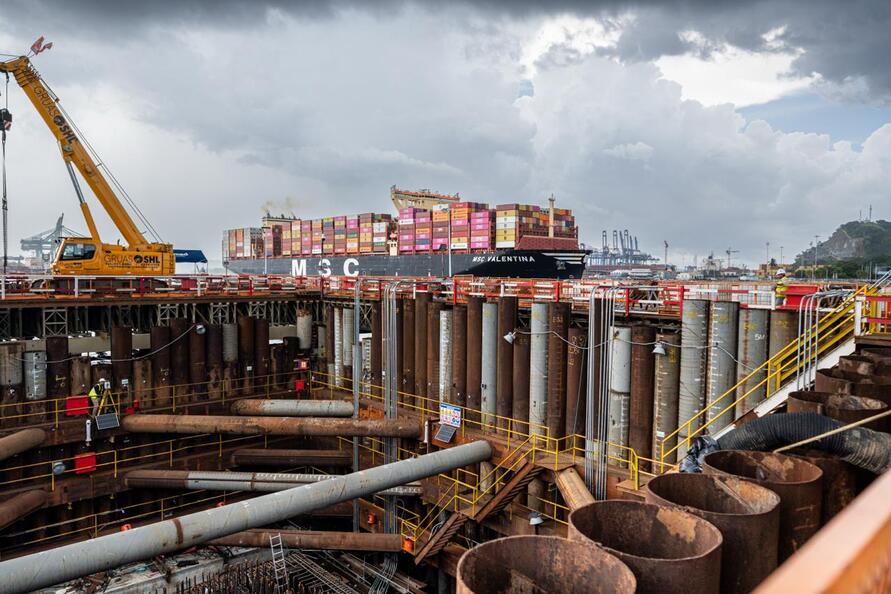 Cuarto Puente comienza a elevarse: vaciado de concreto fortalece la base de una de sus torres principales